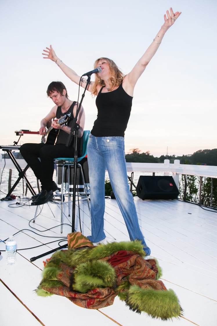 COURTNEY LOVE Surprise Performance at The Surflodge [EXCLUSIVE CONTENT]