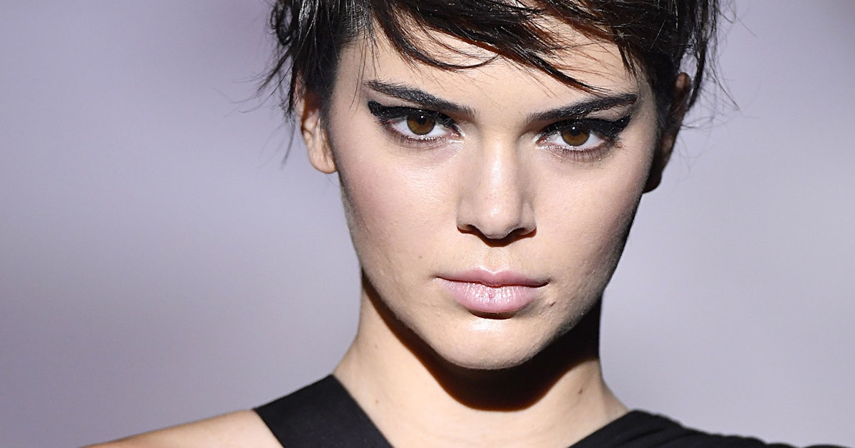 Kendall Jenner Channeled Kris Jenner with a Faux Pixie at the Tom Ford ...