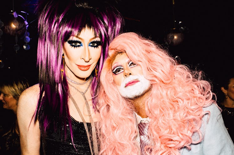 Detox in a purple with and an attendee with a peach wig at Marc Jacobs and RuPaul’s Drag Ball