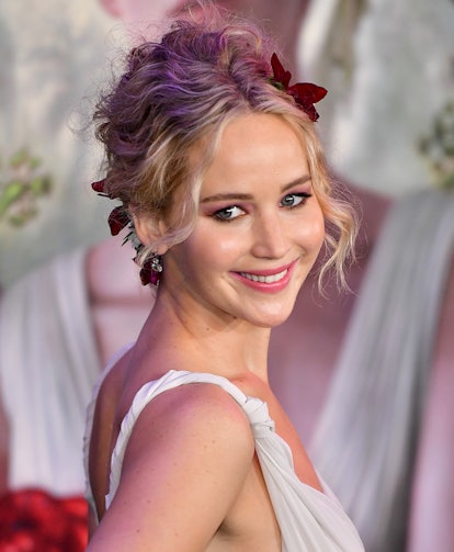 Jennifer Lawrence's Hair on the Red Carpet Proves Fresh Flowers Are the  Ultimate Accessory