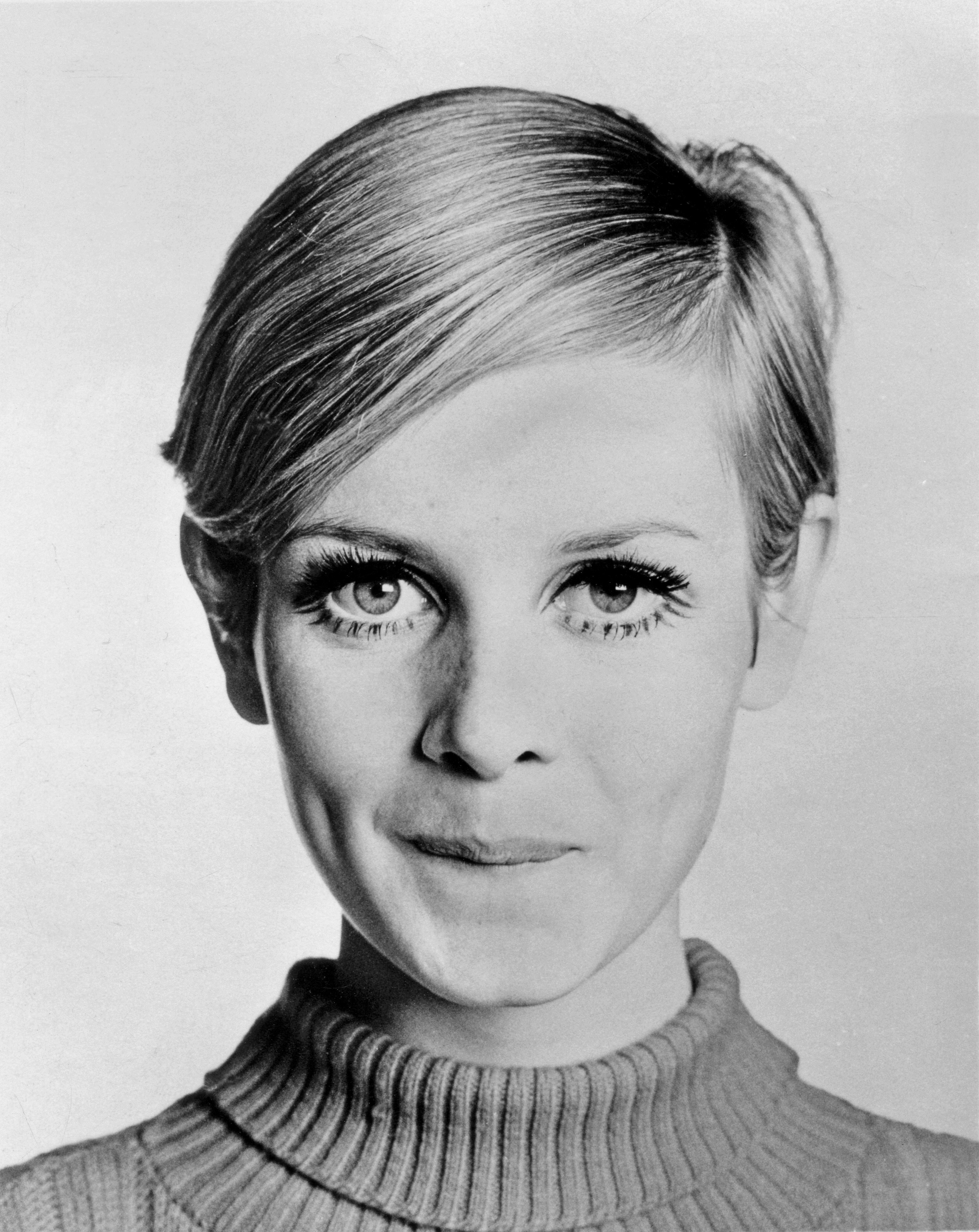 Image of Twiggy Bangs 60s hairstyle