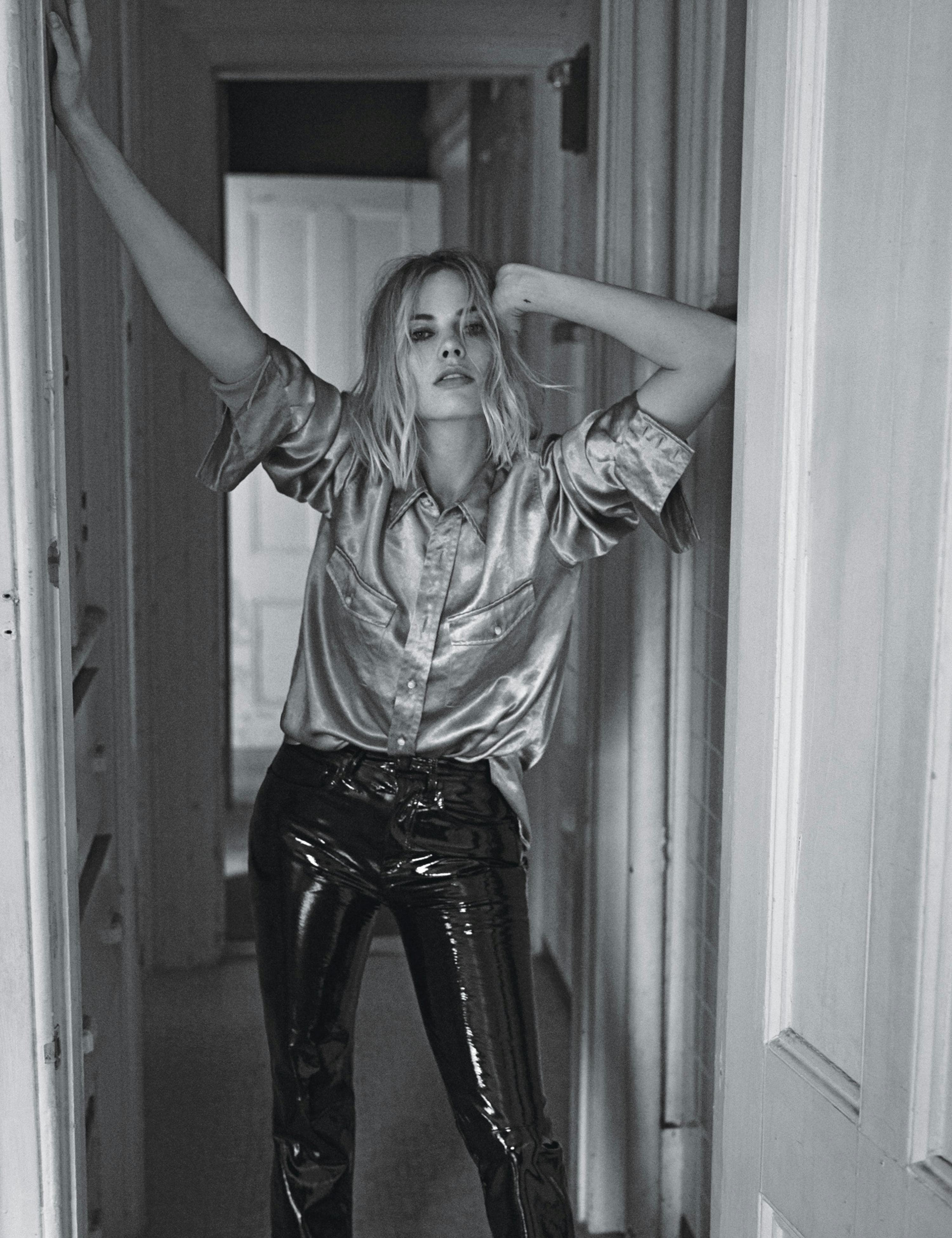 Margot robbie leather on sale jacket