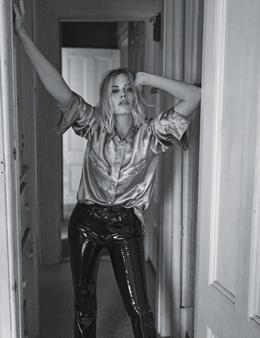 Margot Robbie - November 2017 - Playing It Cool