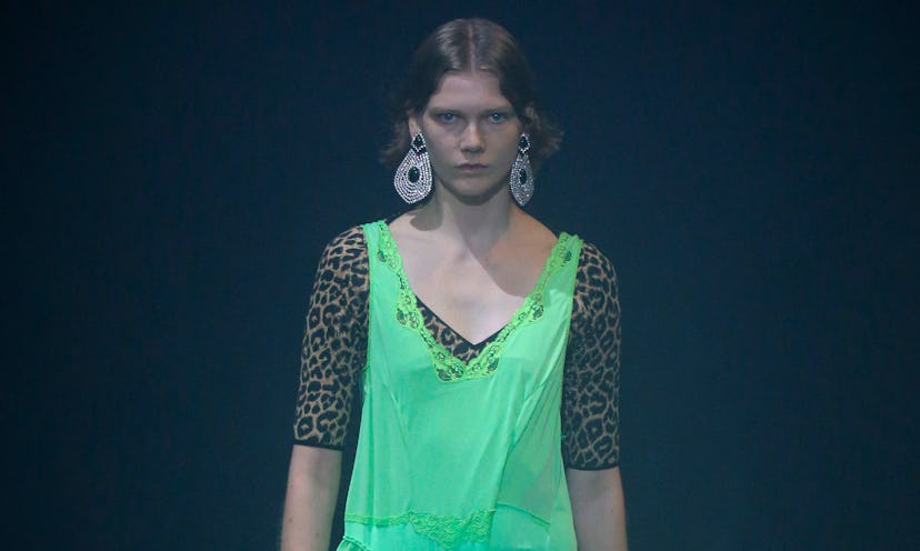 Balenciaga : Runway - Paris Fashion Week Womenswear Spring/Summer 2018