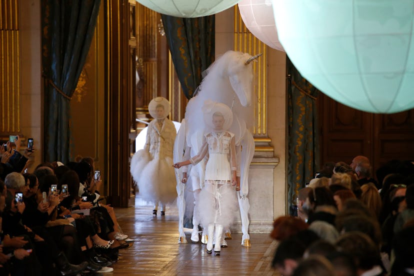 Thom Browne : Runway - Paris Fashion Week Womenswear Spring/Summer 2018