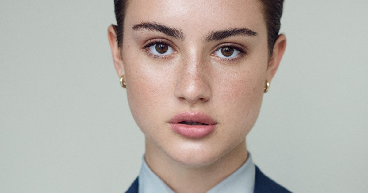 Meet Grace Van Patten, 20YearOld Star of The Meyerowitz Stories and Meet Grace Van Patten, 20YearOld Star of The Meyerowitz Stories and