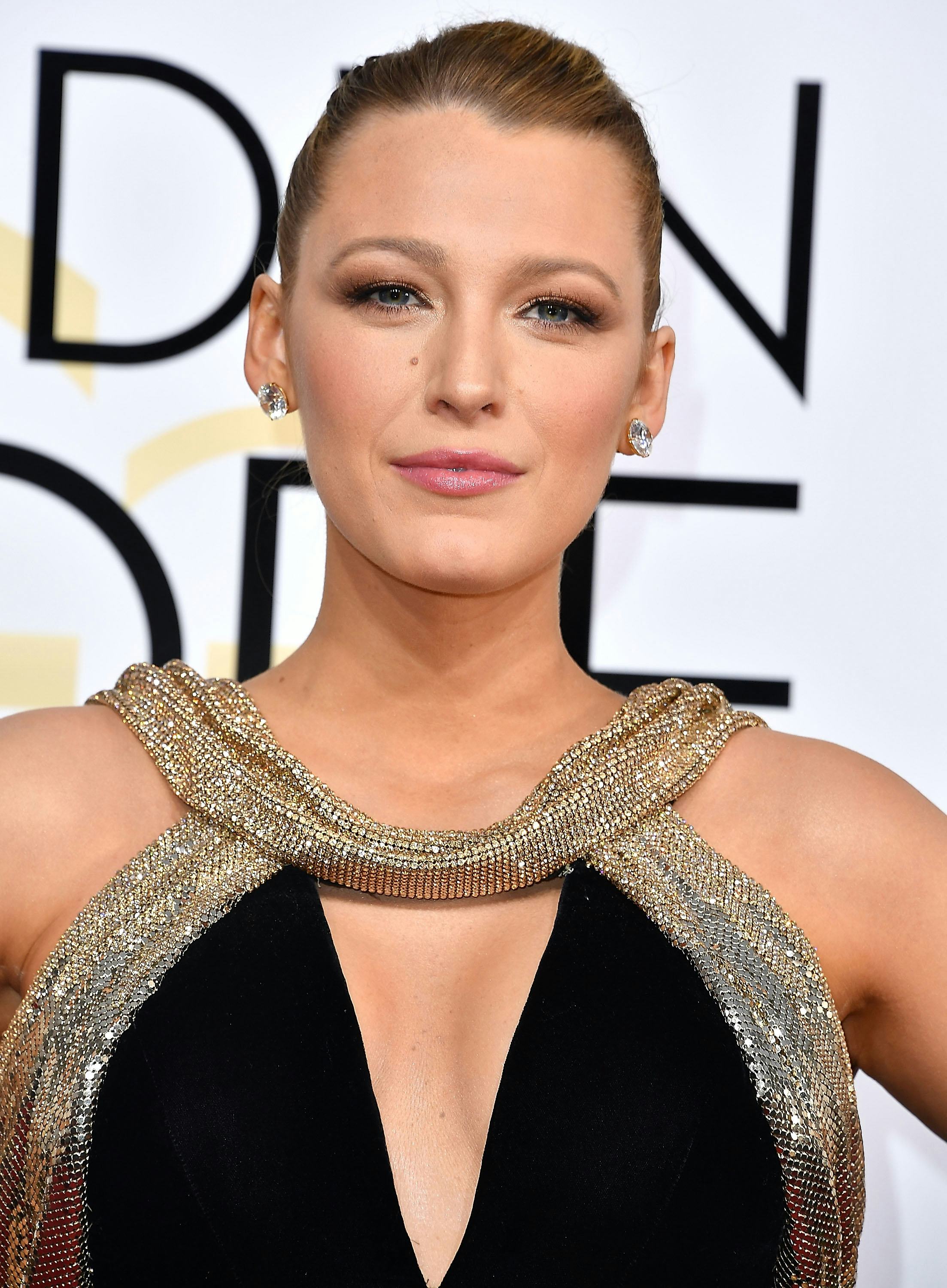 Blonde Bombshell Blake Lively Has Epic Hair, and She Knows It, image size:780x1060