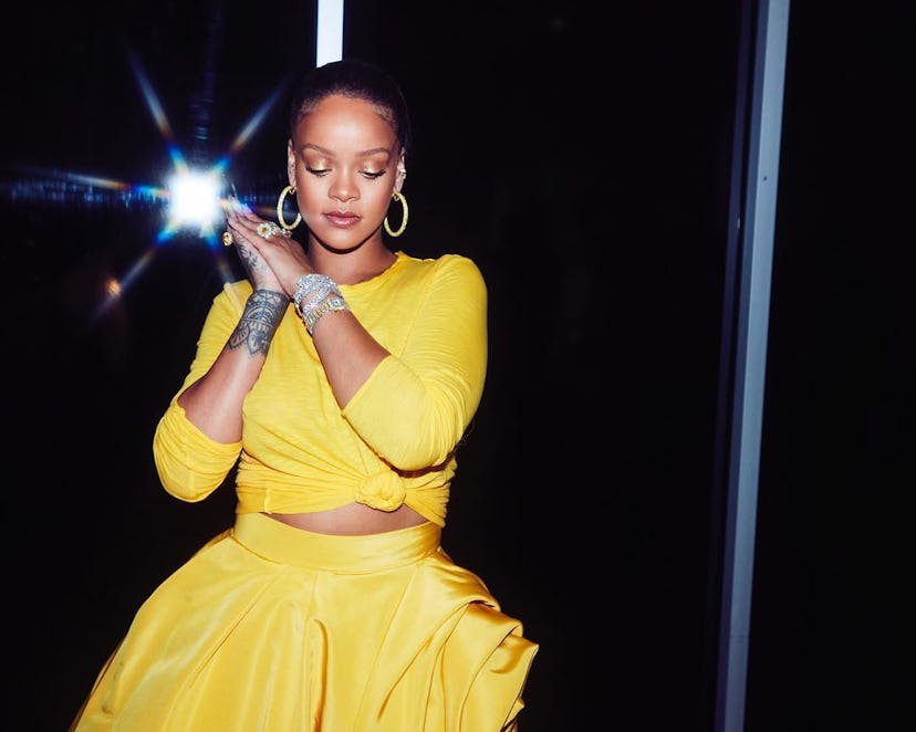 rihanna-yellow.jpg