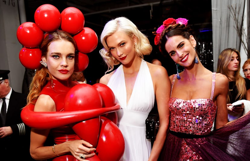 2017 amfAR Fabulous Fund Fair - Inside