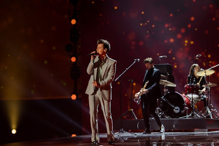 Harry Styles performing on the runway at the 2017 Victoria’s Secret Fashion Show in Shanghai