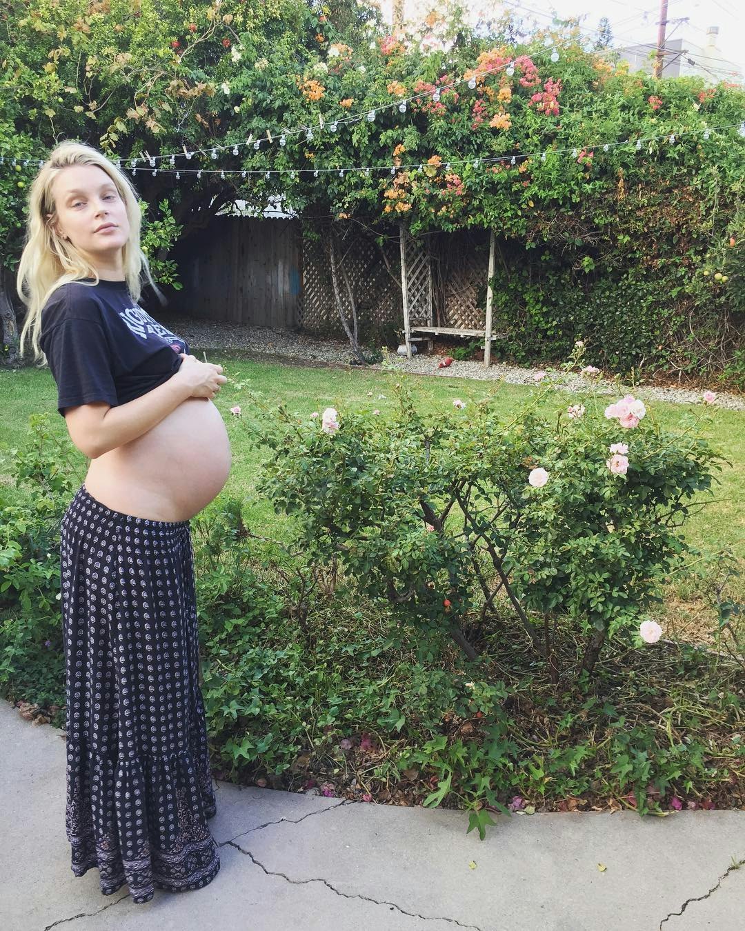 Supermodel Jessica Stam Just Shared the First Photo of Her Newborn Daughter