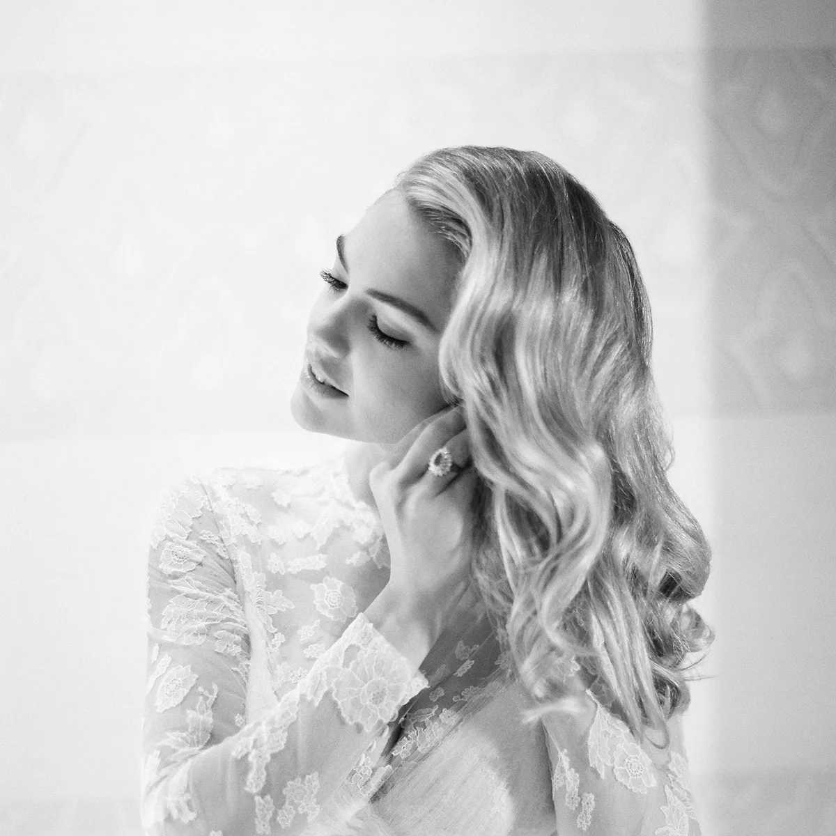 kate upton bridesmaid dresses Vow - Check out that reception dress ! Trs Chic What a dream Kate-Upton Justin Verlander Vogue Magazine Dress Christy Rilling Studio #engagement #vowtobechic #chichappens #vogue #kateupton #weddingcake #wedding