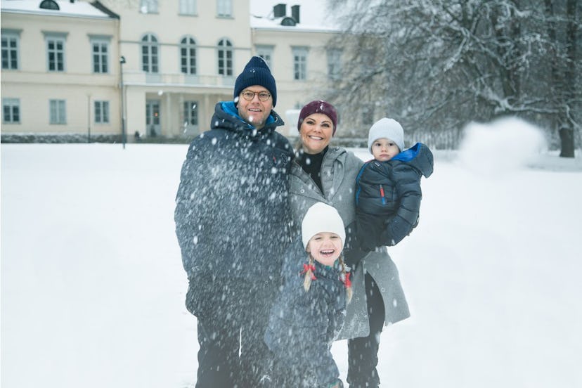 Haga slott, Stockholm. December 2017.Kronprinsessparet, Prinsessan Estelle och Prins Oscar sänder en...