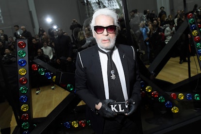 Karl Lagerfeld – The Man Who Revived a Sleeping Beauty – Signé