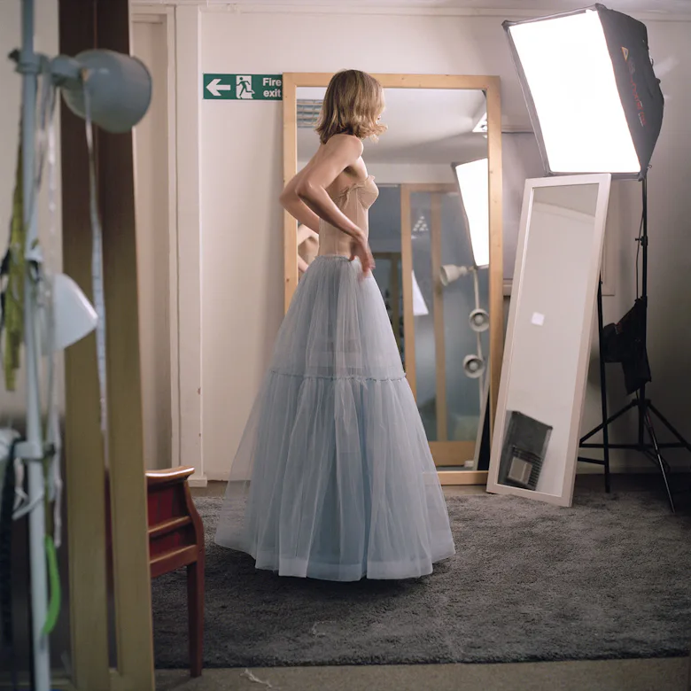 daniel day lewis dress designer Paul Thomas Anderson's "The Phantom Thread" with Daniel Day Lewis has a trailer & poster!