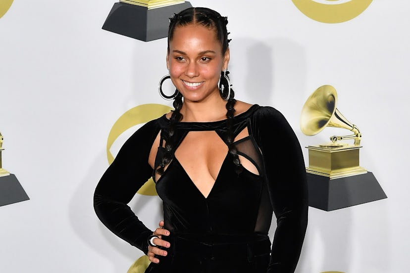 Alicia Keys went completely makeup free at last night's Grammy Awards