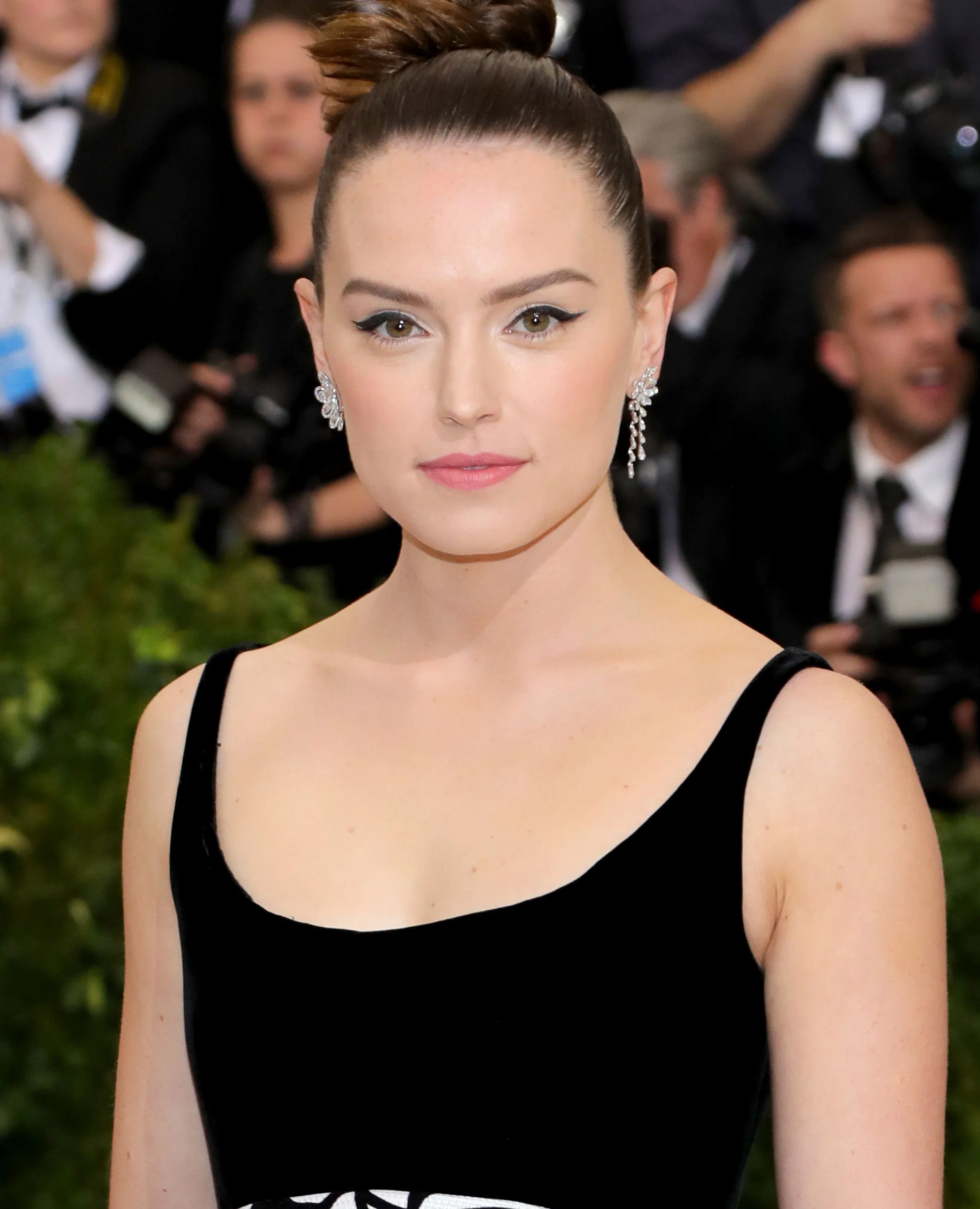 Daisy Ridley Is the Latest Star Wars Star to Go Blonde
