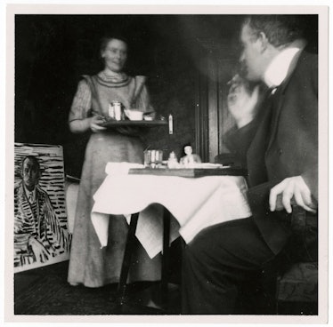 Edvard Munch ved frokostbordet på Dr. Jacobsons klinikk