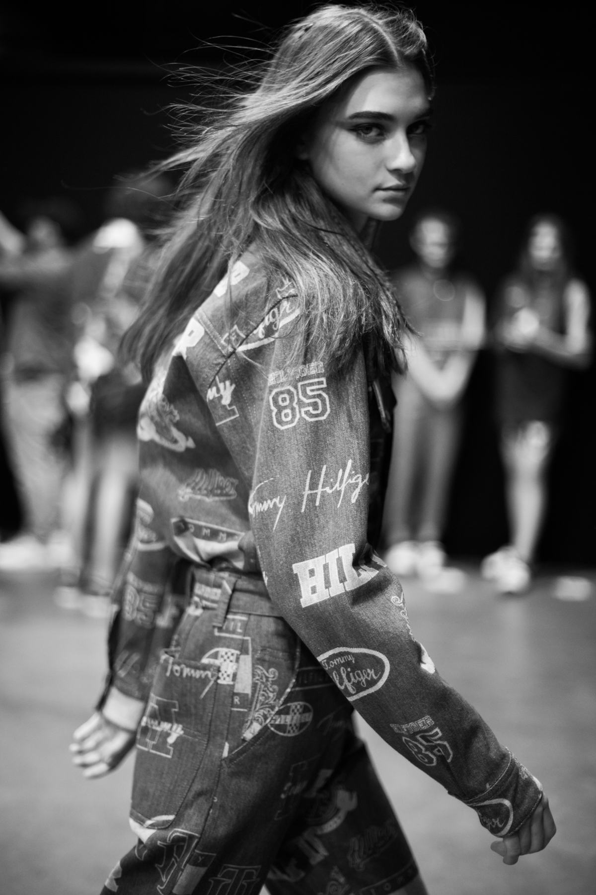 Gigi Hadid Made Her Final Tommy Hilfiger Show A Family Affair With Bella And Anwar Also Hitting The Runway Tommy Hilfiger Gigi Hadid Fashion Show February 25 2022