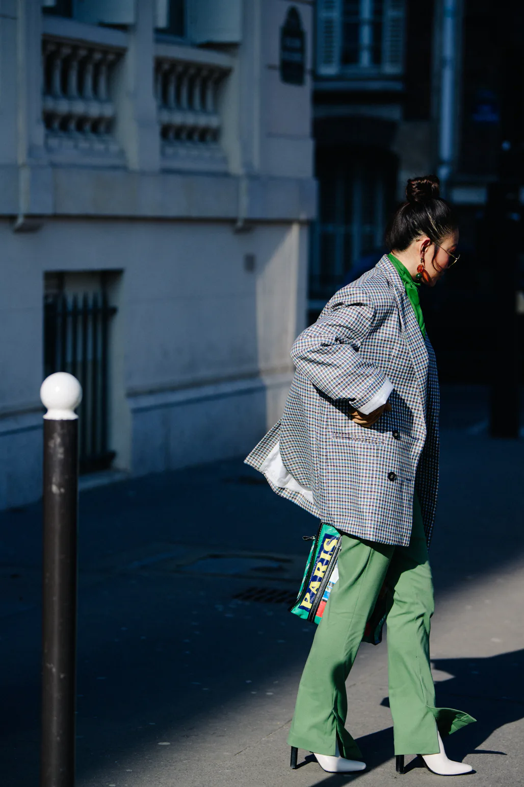 STREET FASION 写真集 ／Paris ・London Paris Fashion Week's Street Style Stars Are Politely Ignoring the