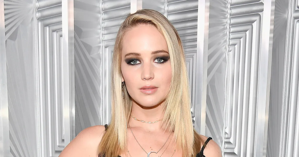 jennifer lawrence pink wedding dress Jennifer Lawrence wears pink wedding dress to engagement party