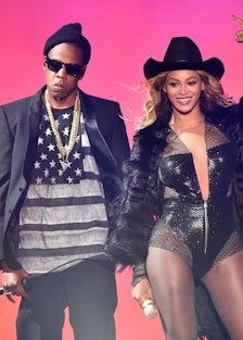 beyonce-jay-z-announce-on-the-run-two.jpg