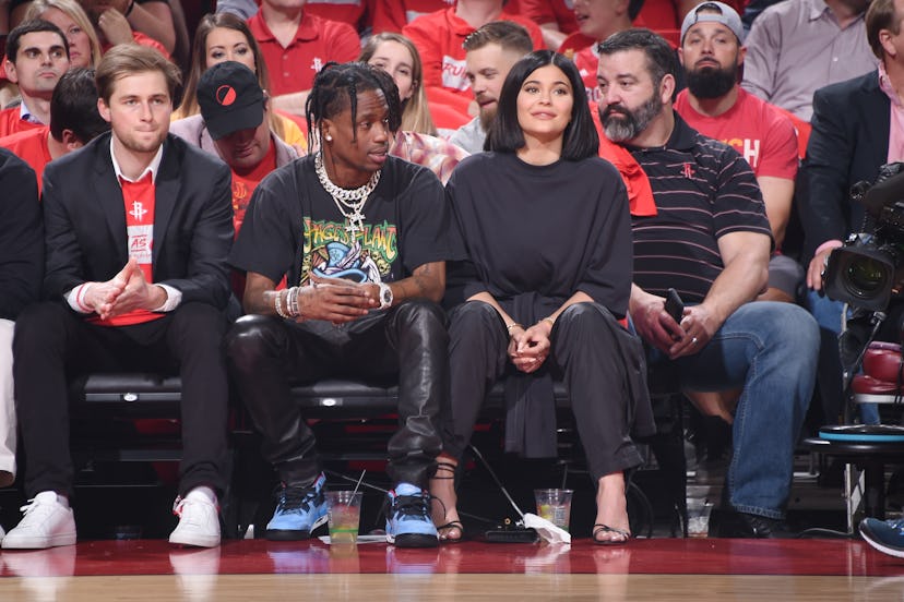 kylie-jenner-travis-scott-basketball-game-courtside-lead.jpg