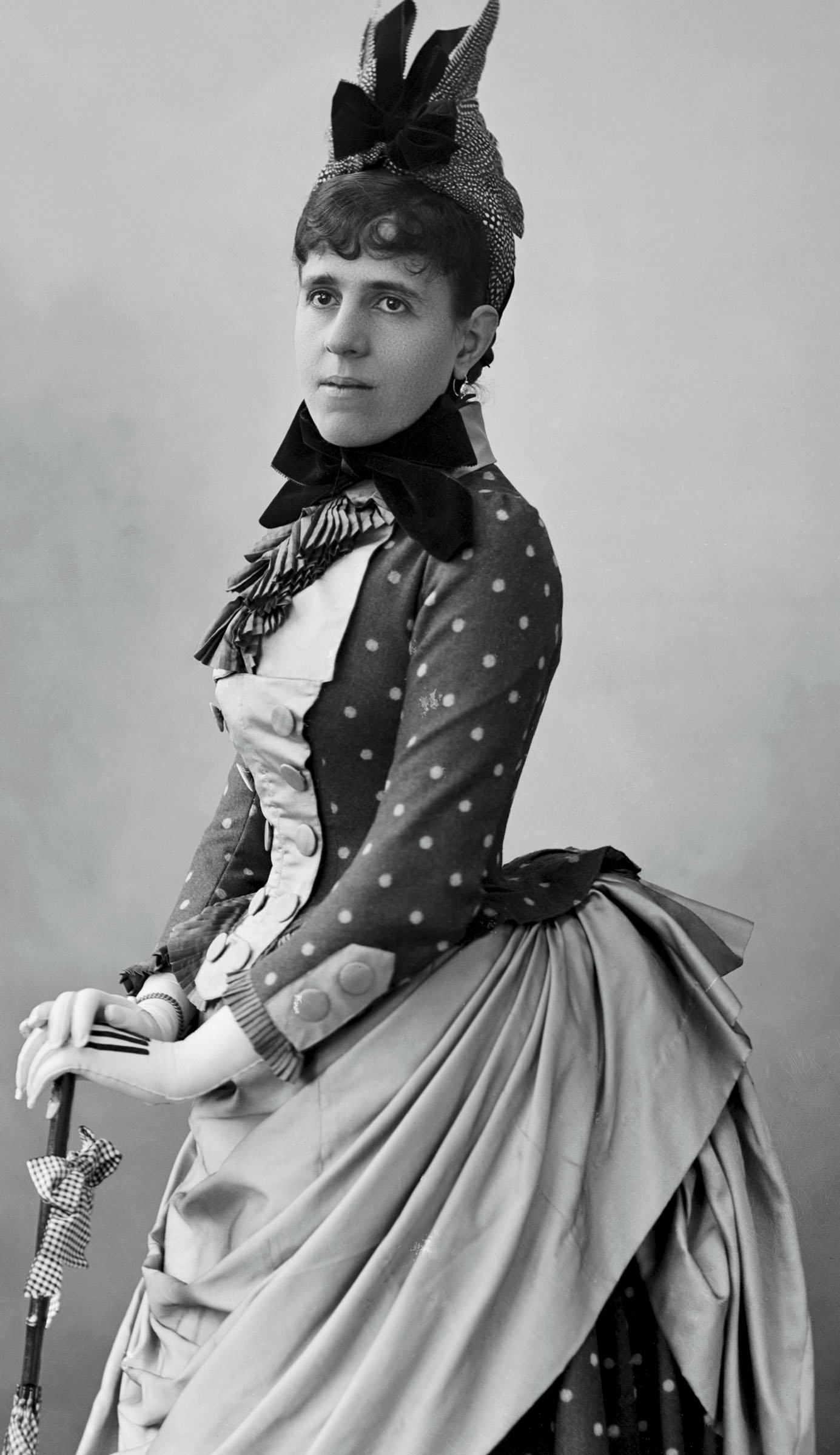 1852年 古書 LAURE ET ANNA How Three 19th-Century Parisian It Girls Became the Original