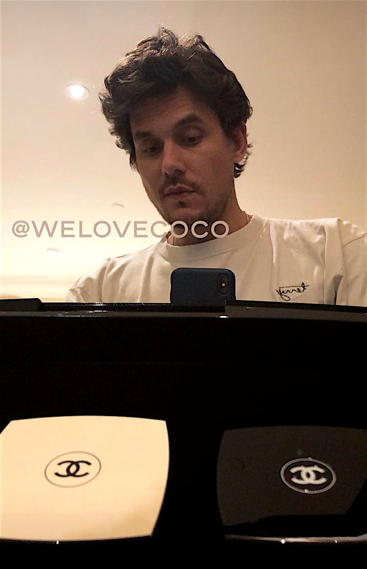 john-mayer-chanel-selfie.PNG