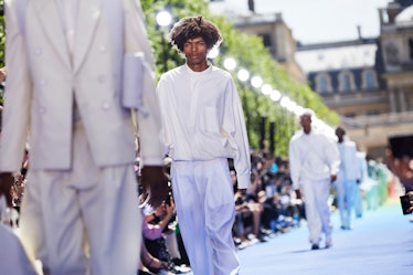 Virgil Abloh Debuts Louis Vuitton SS19 Collection  Mens fashion summer,  Mens fashion grunge, Louis vuitton men