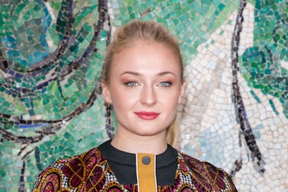 Sophie Turner Debuts New Hair "New beginnings"