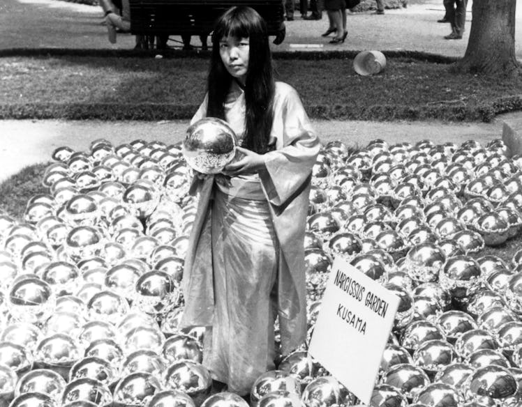 yayoi-kusama-venice-biennale-1966.jpg