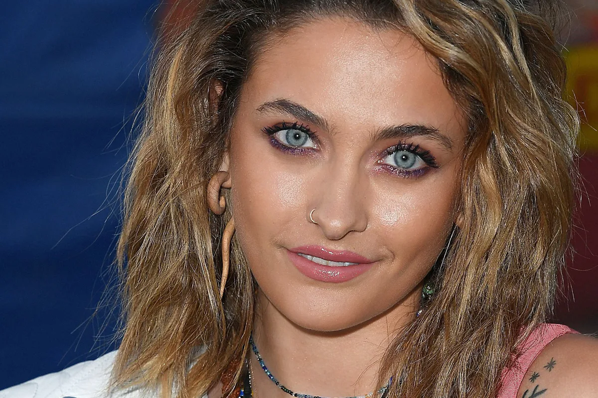 Paris Jackson Debuts A Super Blonde New Hair Color