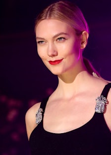 This Photo of Karlie Kloss and Josh Kushner Kissing Is Highly Cinematic