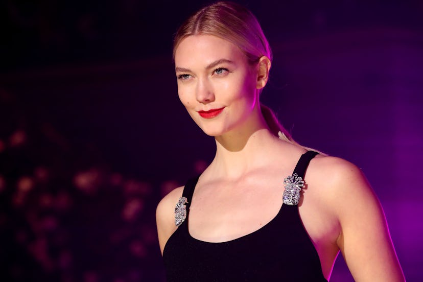 This Photo of Karlie Kloss and Josh Kushner Kissing Is Highly Cinematic