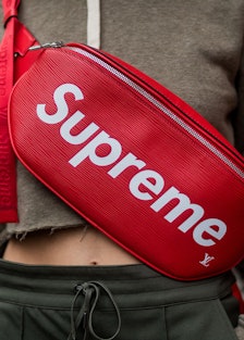 supreme logo