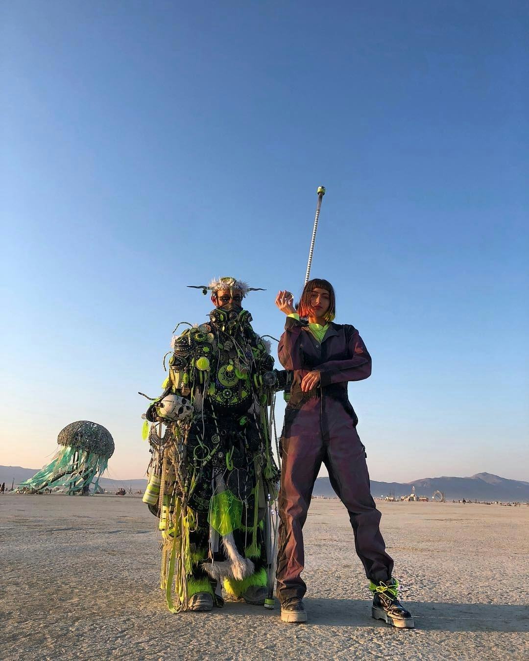 Burning Man 2018 How Celebrities Like Karlie Kloss and Alessandra(01)