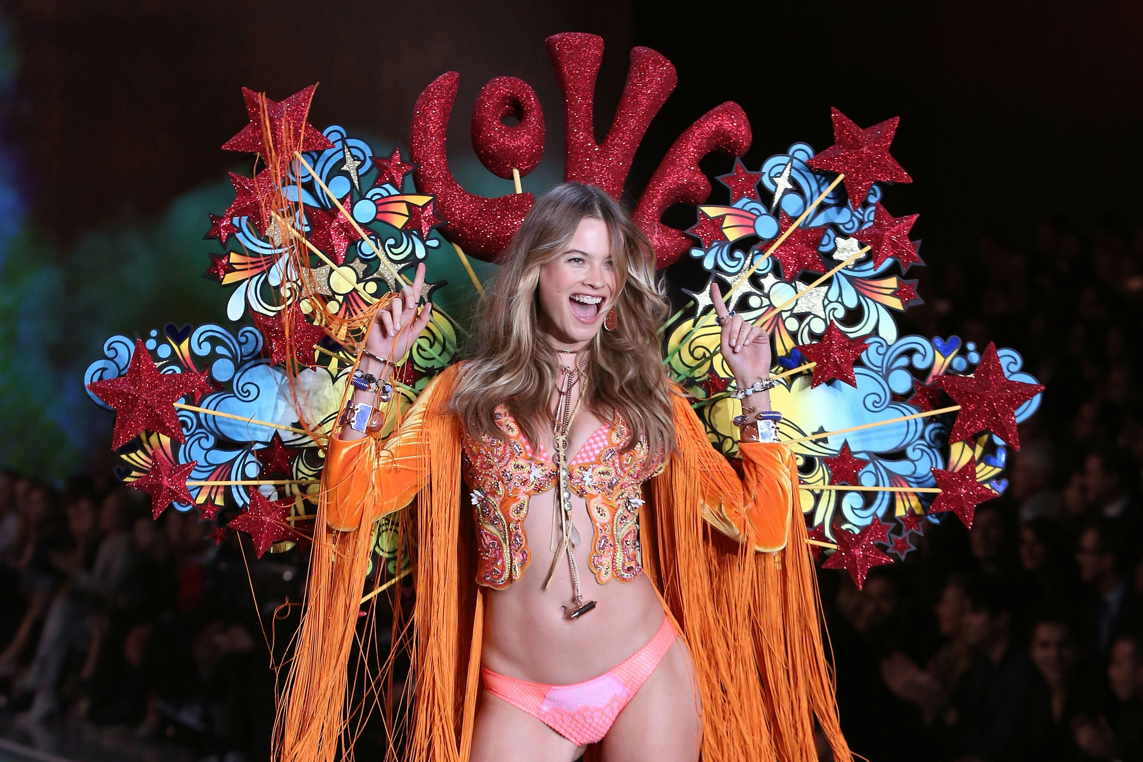 Victoria's Secret fashion show stars ditch their bras at after