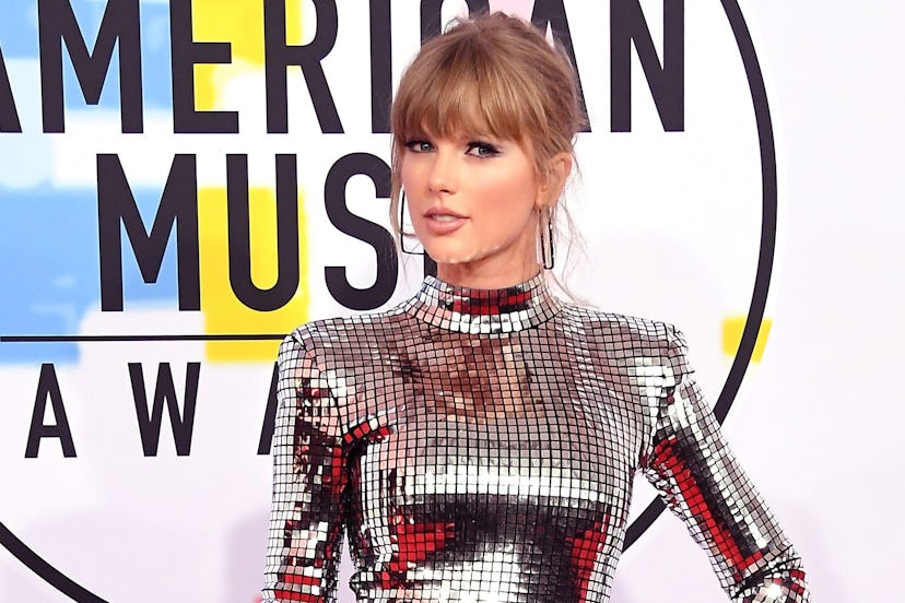 Taylor Swift AMAs lead