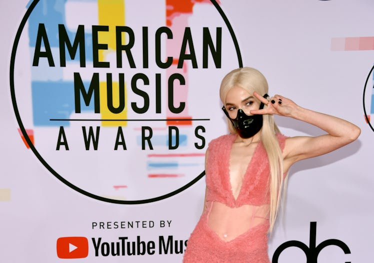POPPY Wears A Black Mask At The AMAs 4