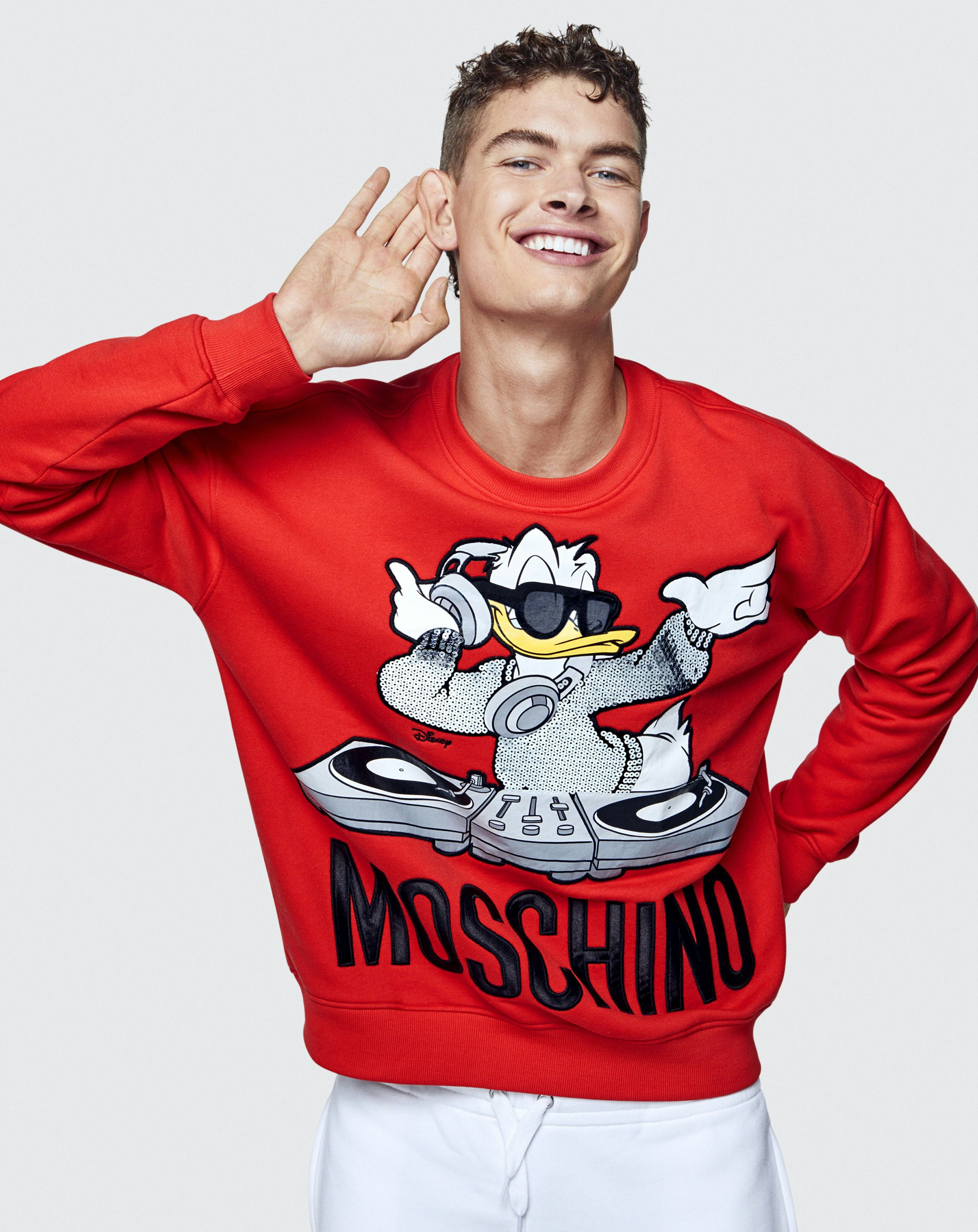 Hm moschino tee outlet