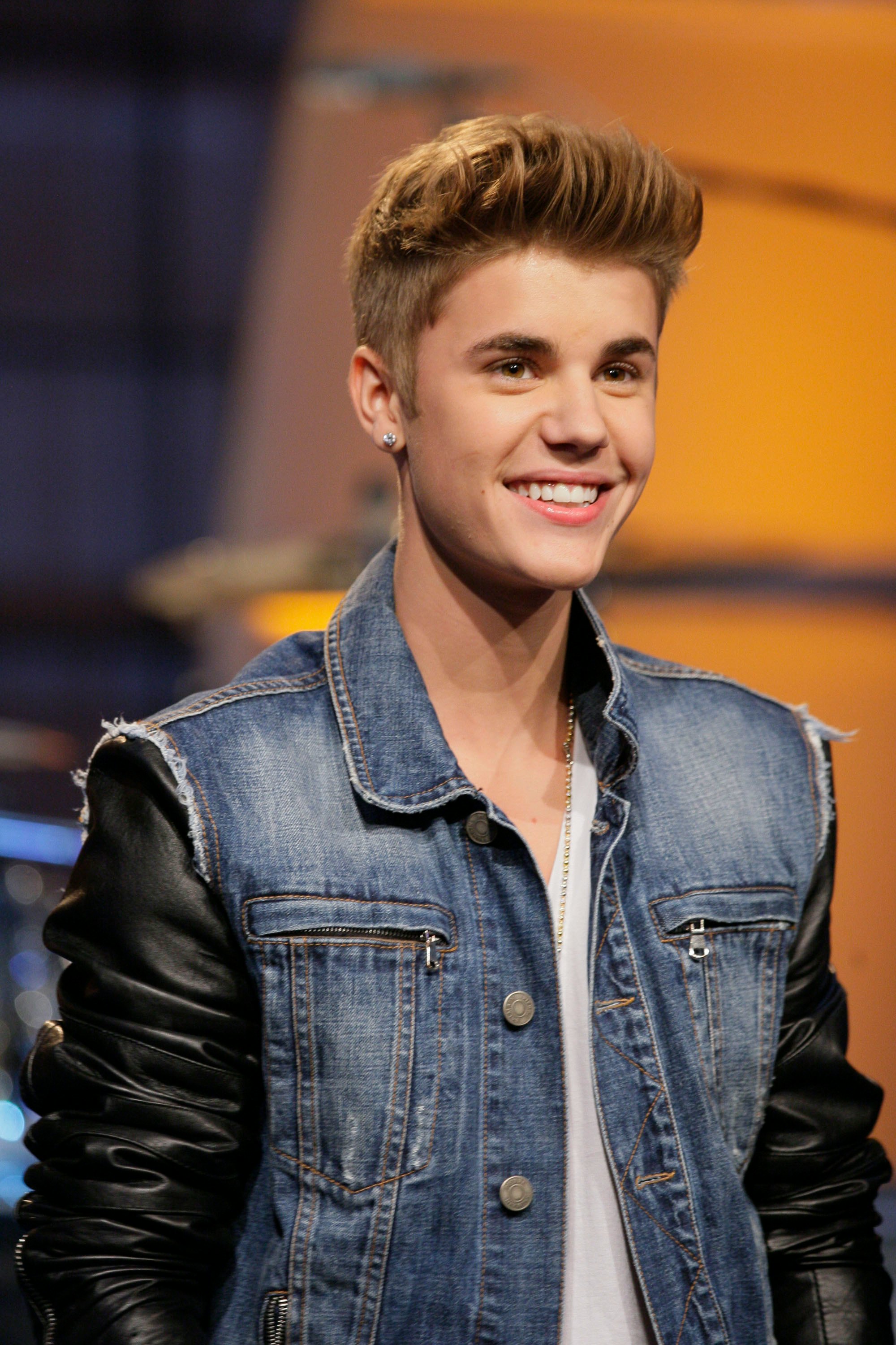 Justin Bieber new facial hair style see it here
