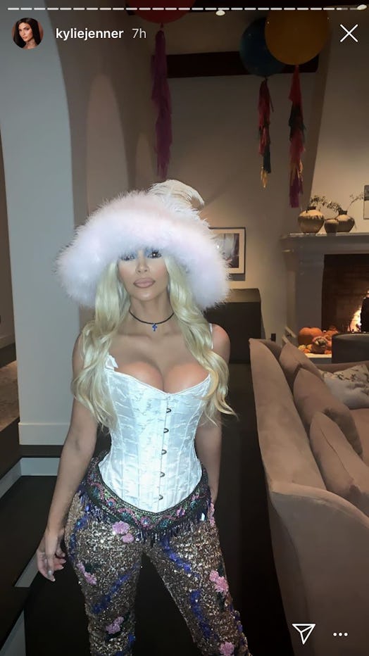 Kim Kardashian Pamela Anderson costume