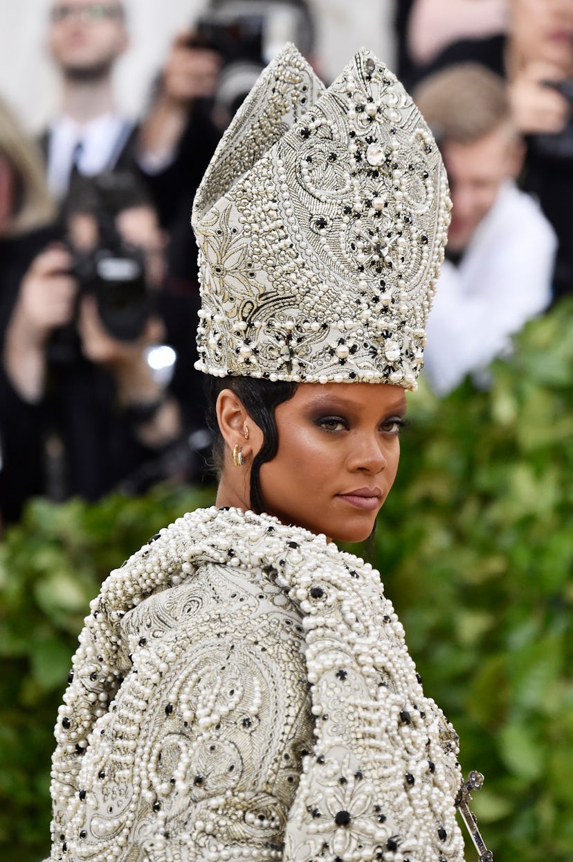 Rihanna - Met Gala eyebrows