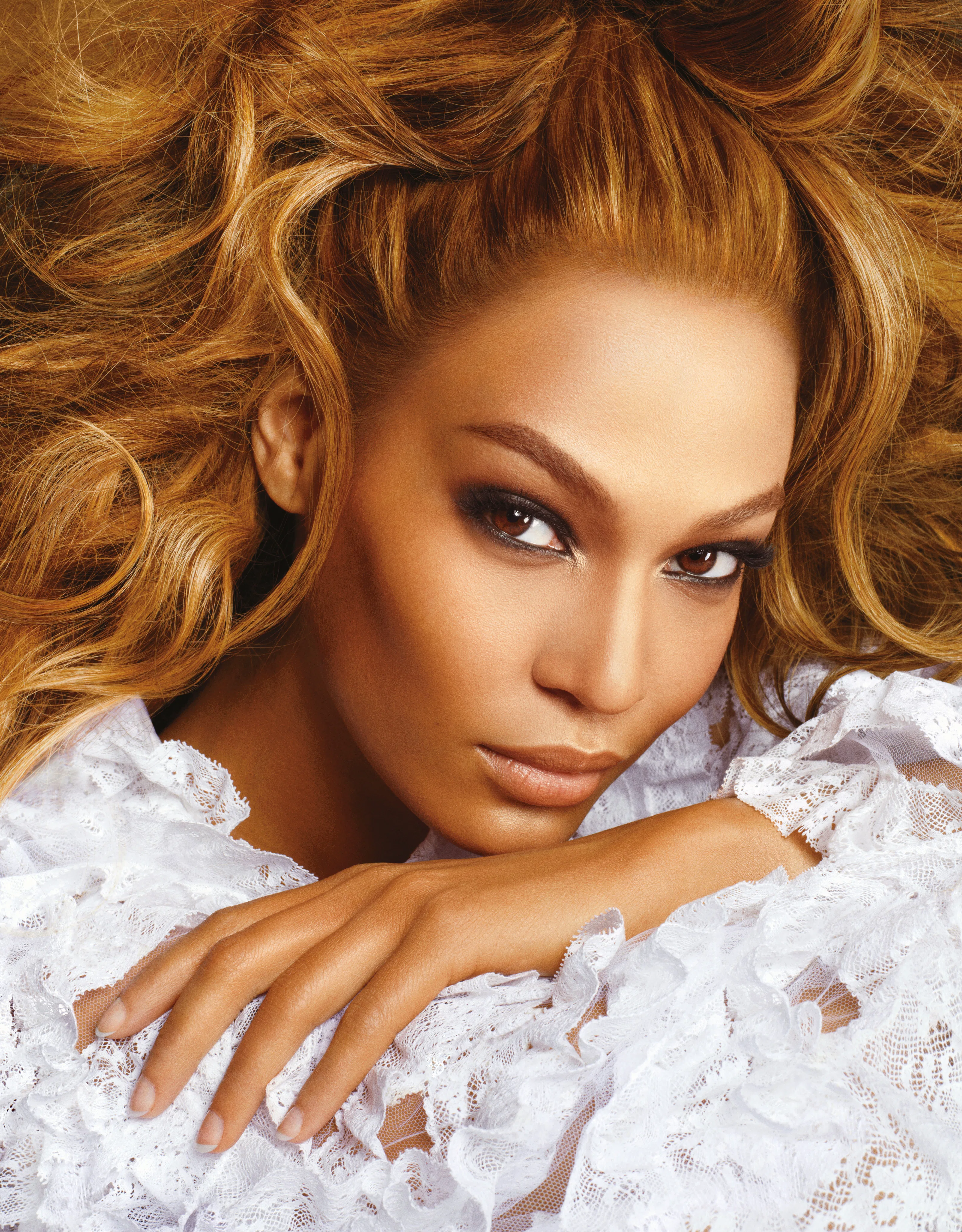 revisit-the-late-hairstylist-oribe-canales-s-greatest-hits-in-w