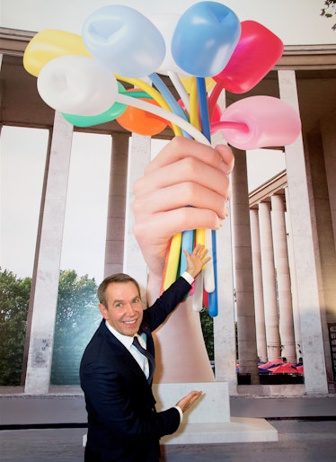 Artist Jeff Koons Gives A press Conference at The USA Residence de L'Ambassadeur in Paris