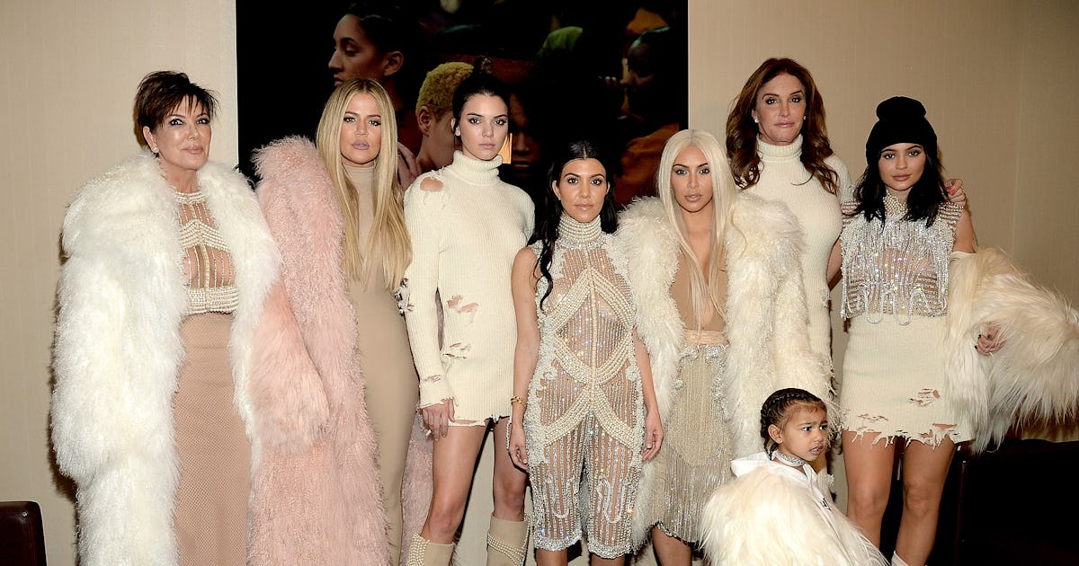 Kardashian Christmas Cards 2022 Kendall Behold: The 2018 Kardashians Christmas Card, With All The Kardashian  Offspring