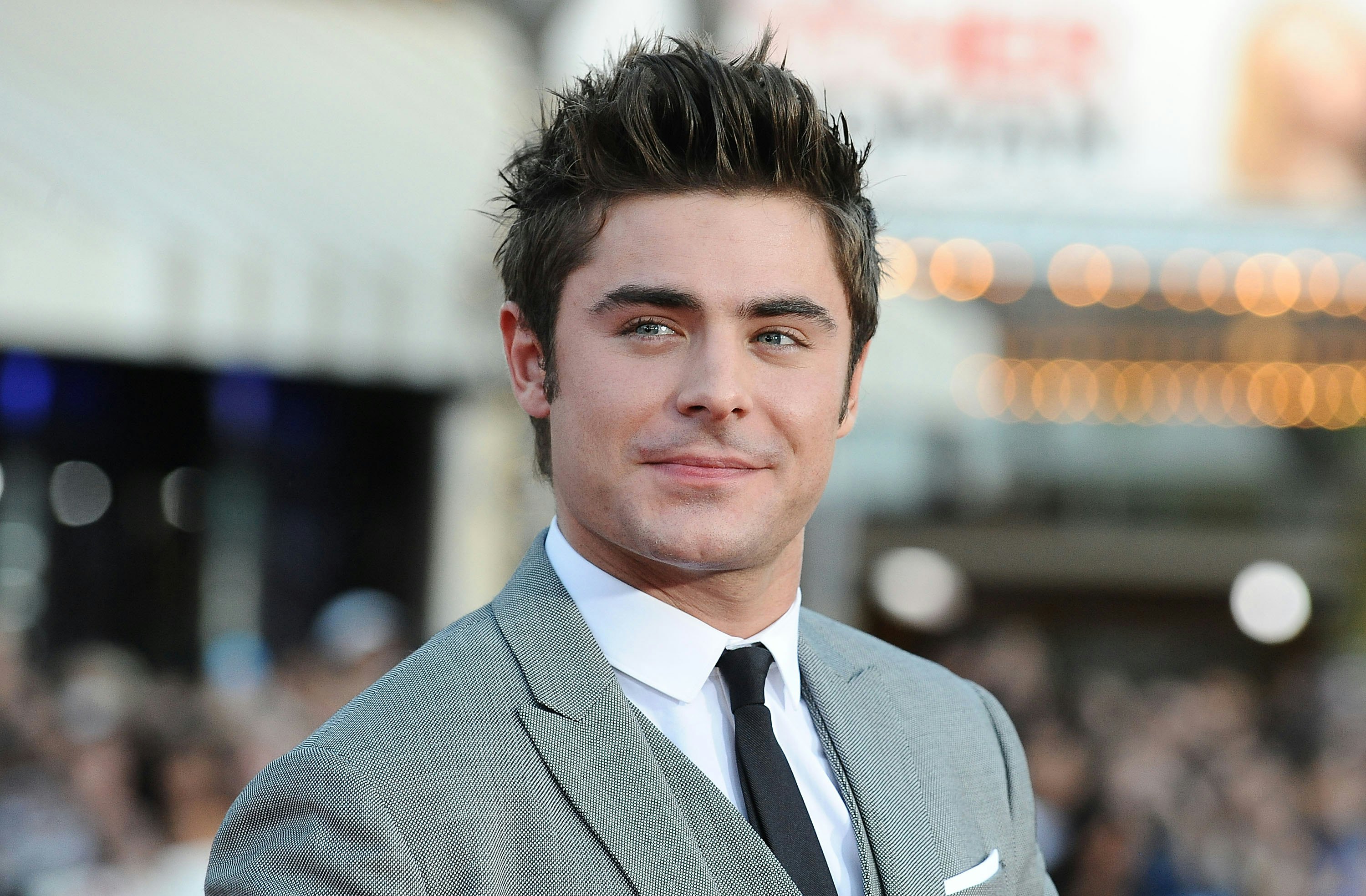 Zac Efron hair, hairstyles and haircuts - Guide with Pictures