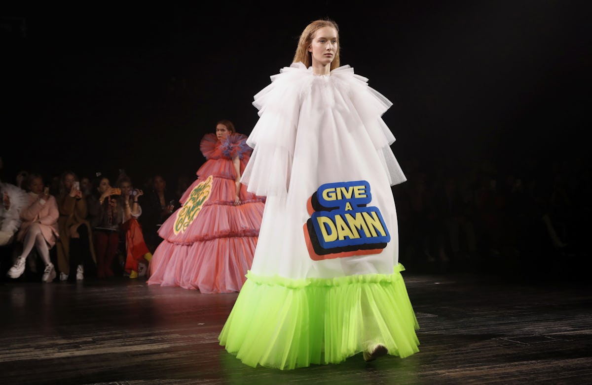 Viktor And Rolf S Spring 19 Couture Collection Is Full Of Memes To Bookmark