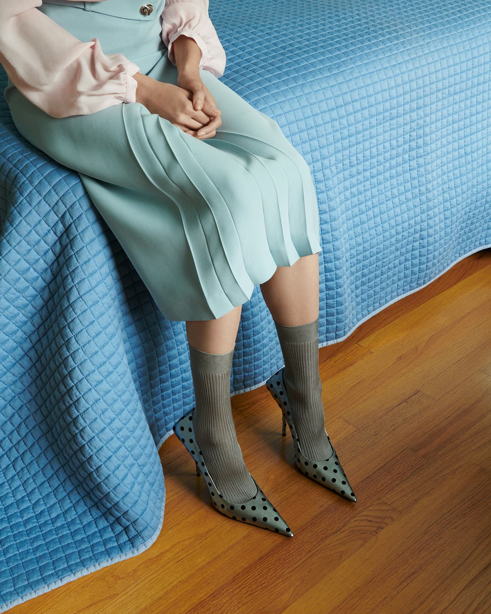 how to wear pointed toe booties